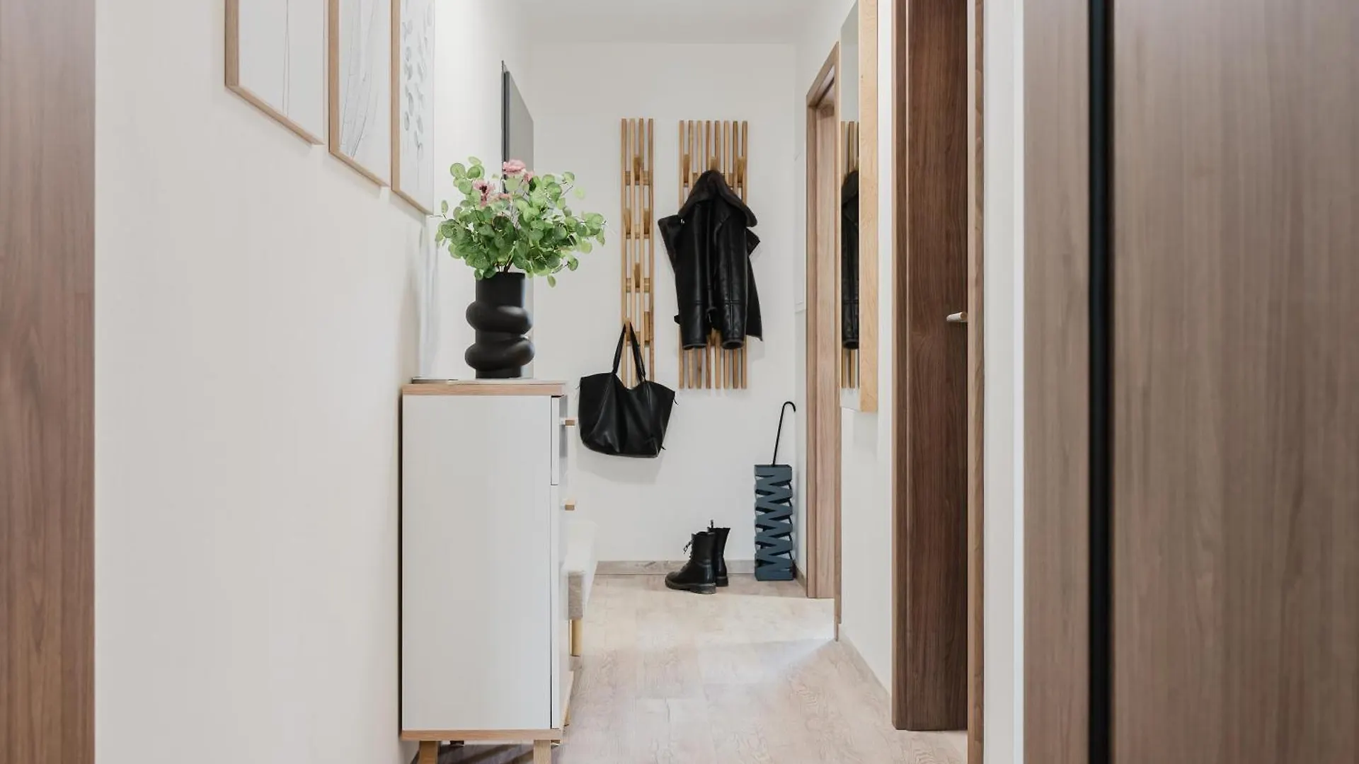 Prague Days - Attic 1Bdr Apt - Workspace - Garage - Smichov
